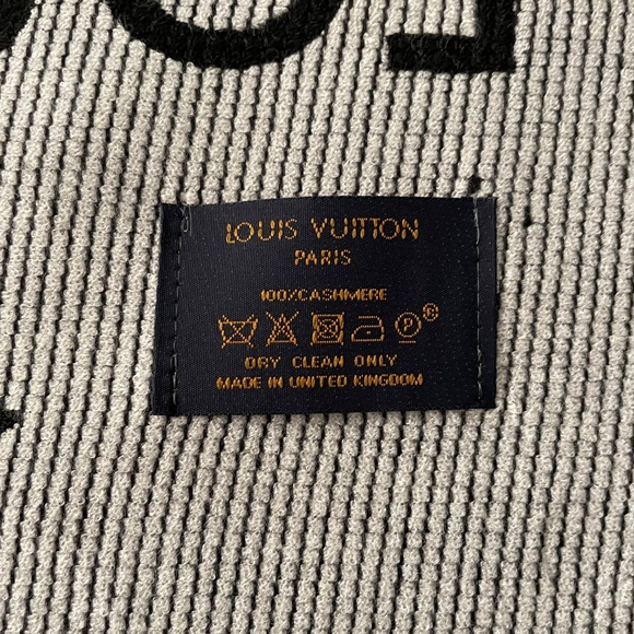 Louis Vuitton Cashmere Scarf Black 70x19 - Picture 8 of 8